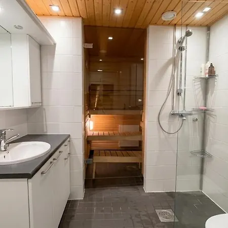 Lägenhet Modern Canal-side Retreat - Sauna & Huge Balcony Helsingfors