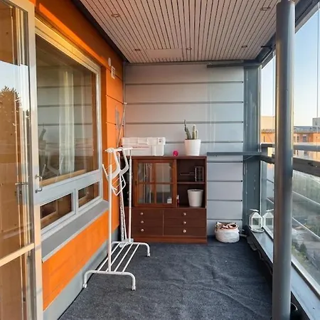 Lägenhet Modern Canal-side Retreat - Sauna & Huge Balcony Helsingfors